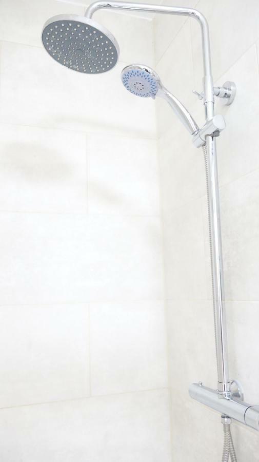Heathrow Ensuite Rooms- Auto Check In Londres Exterior foto
