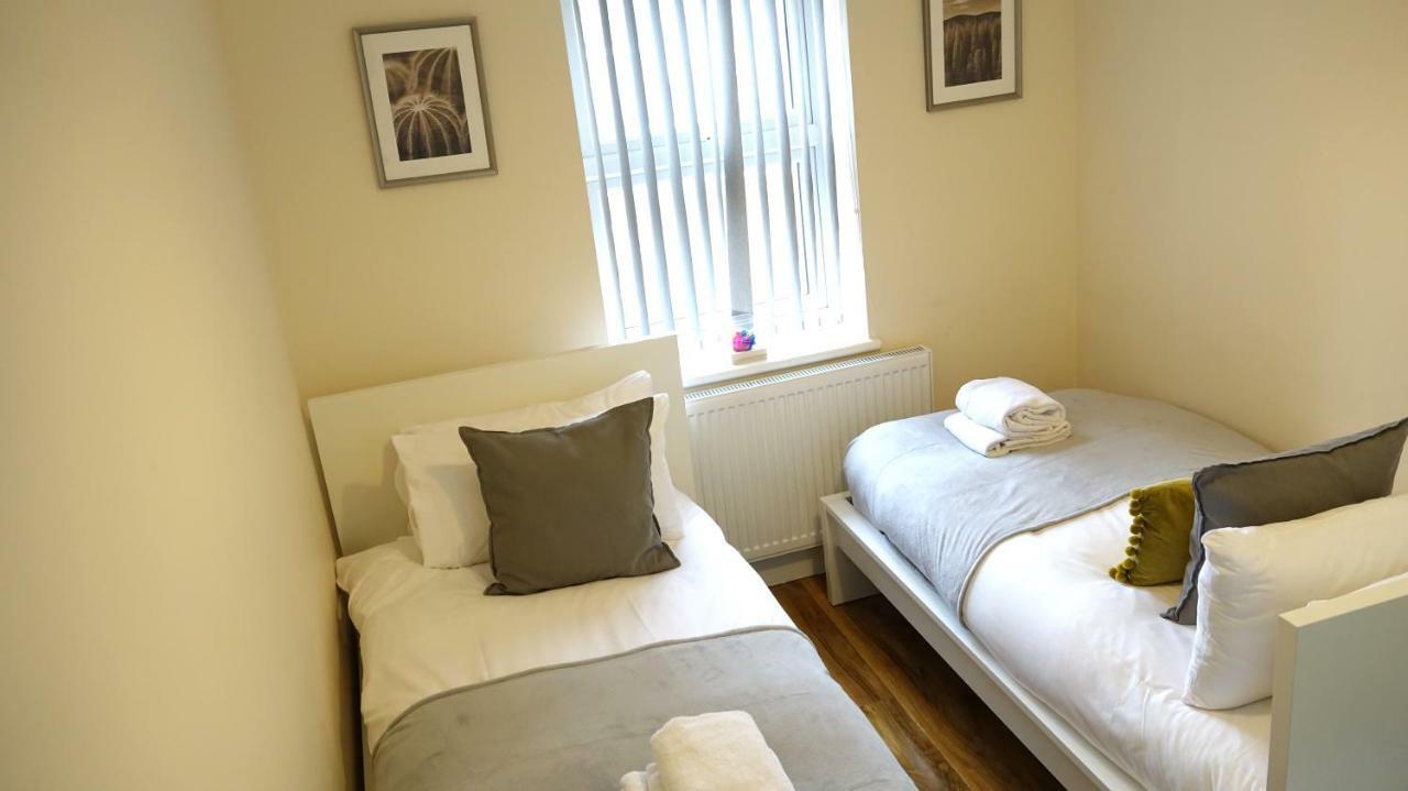 Heathrow Ensuite Rooms- Auto Check In Londres Exterior foto