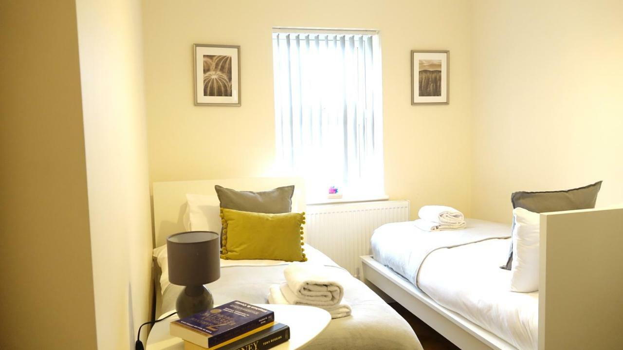 Heathrow Ensuite Rooms- Auto Check In Londres Exterior foto