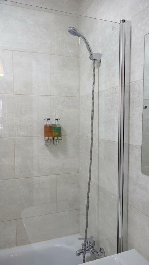 Heathrow Ensuite Rooms- Auto Check In Londres Exterior foto