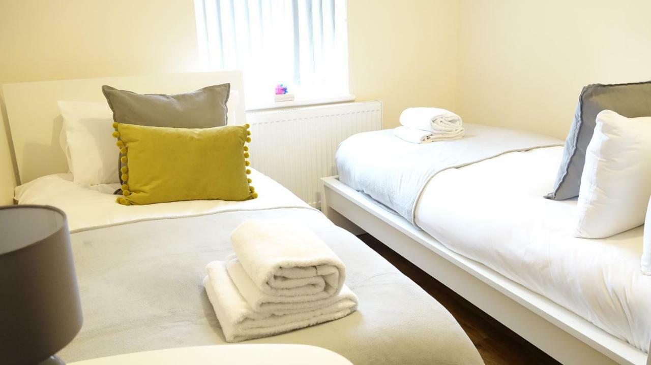 Heathrow Ensuite Rooms- Auto Check In Londres Exterior foto